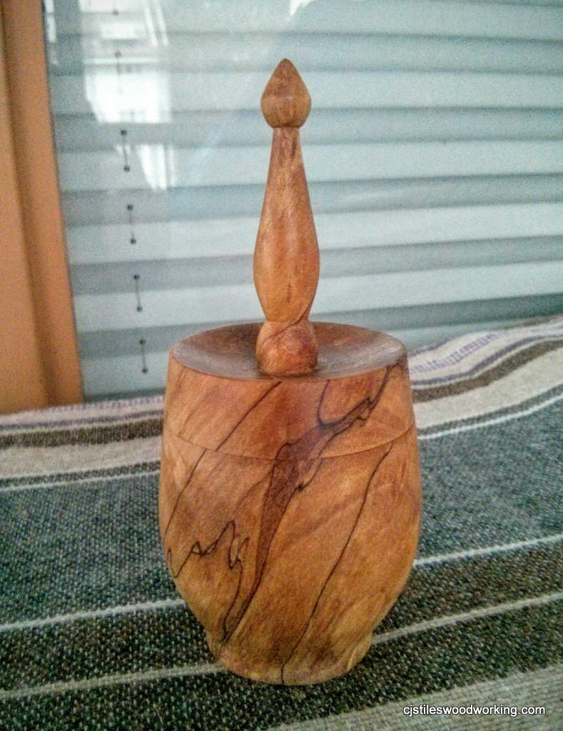 Maple burl ring holder box closed 1