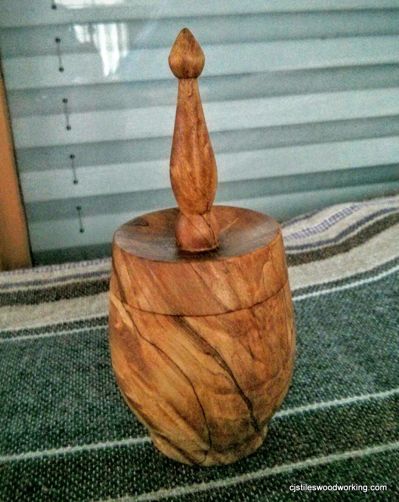 Maple burl ring holder box closed 2