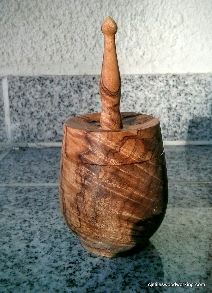 Maple burl ring holder box closed 3