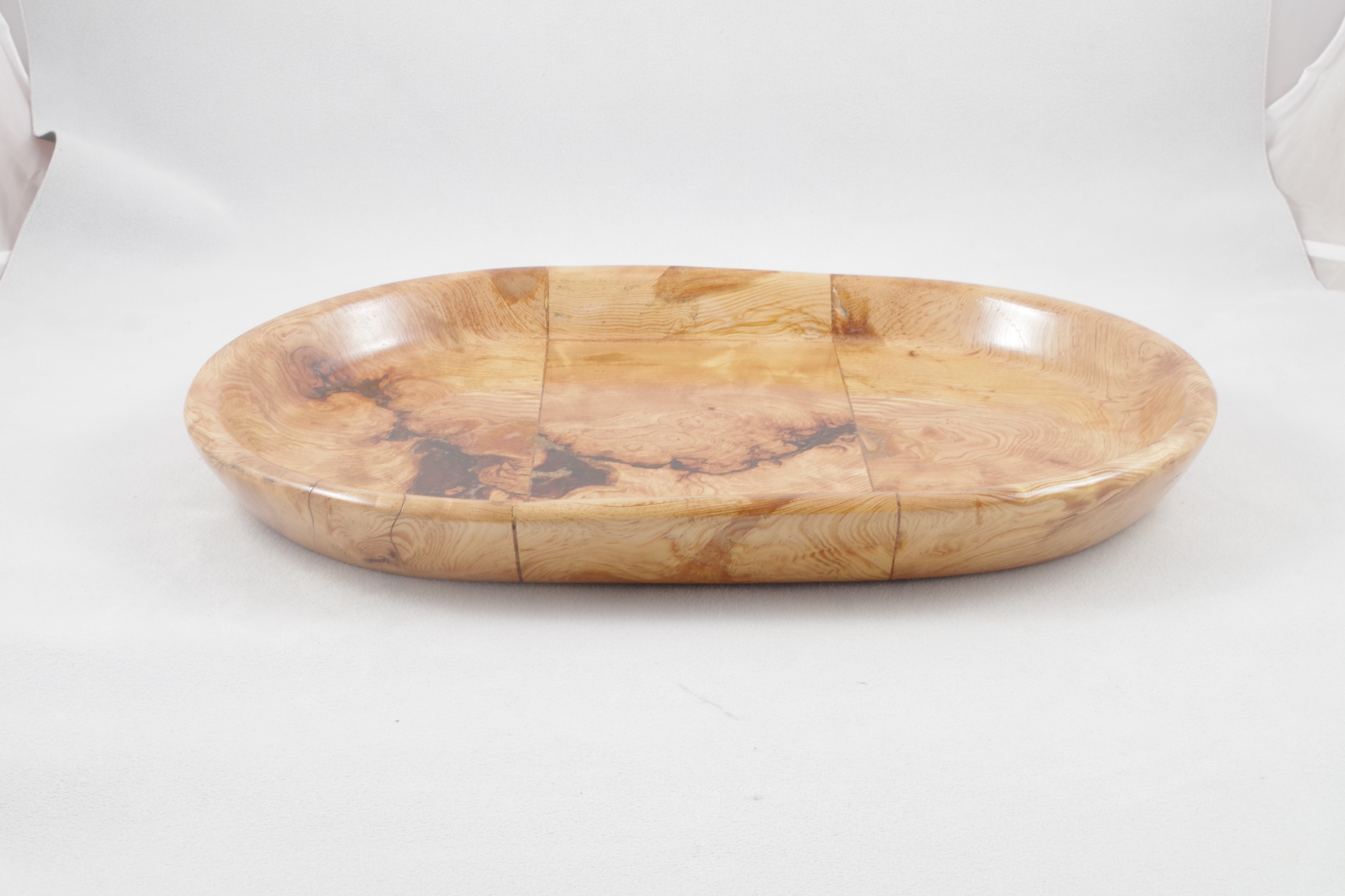 Oval tray side view