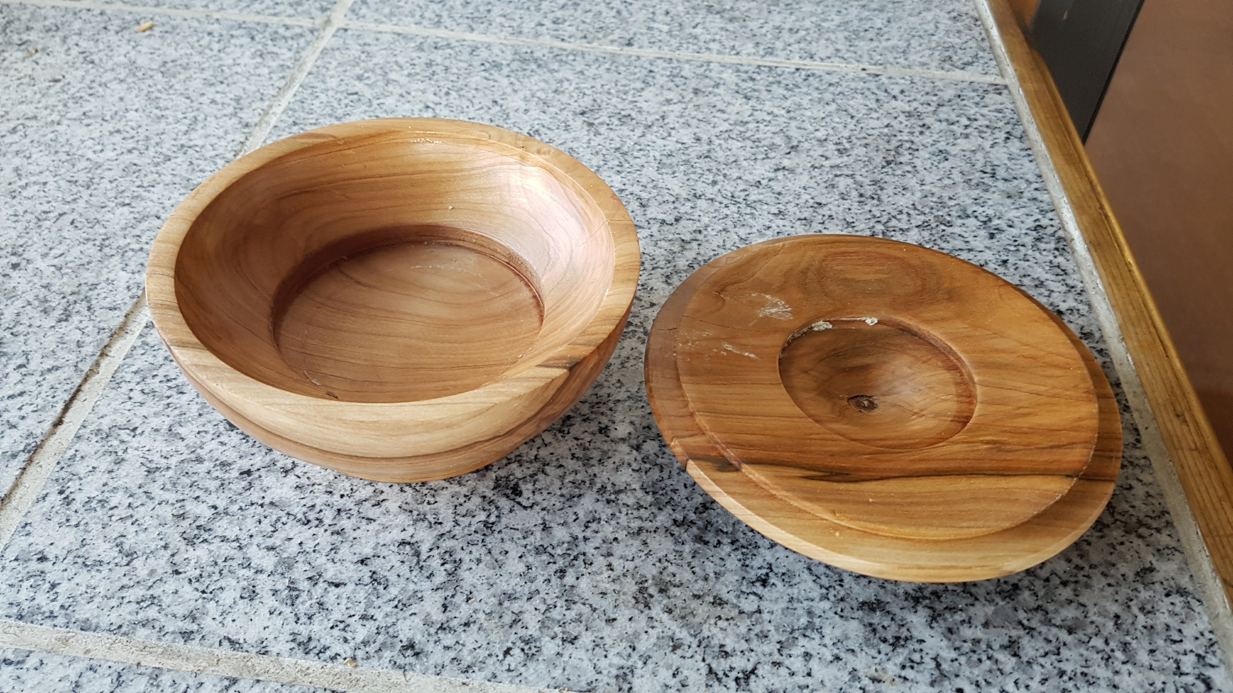Mountain Ash Shaving bowl - lid open